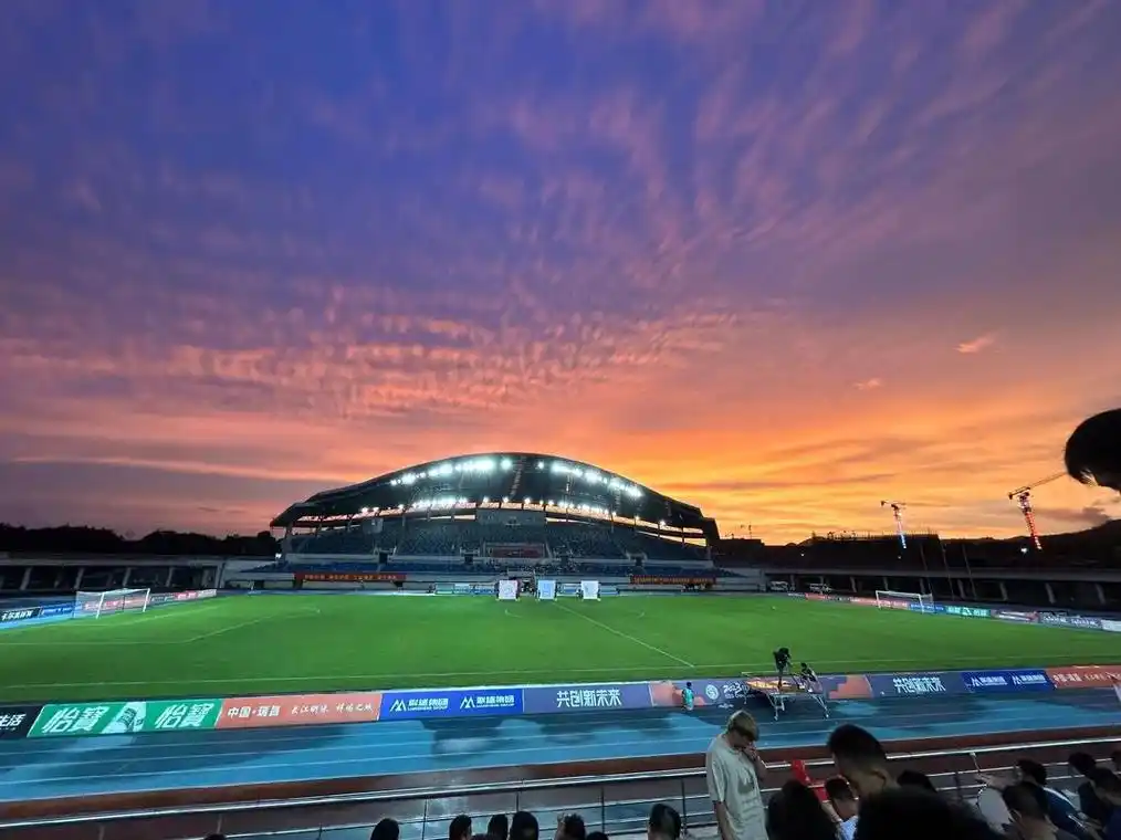 欧联杯：法兰克福 VS 热刺